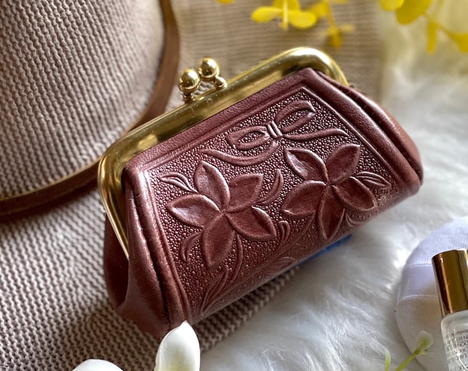 Handmade vintage style Kiss lock Frangipani or Plumeria Flower coin purse • gifts for her