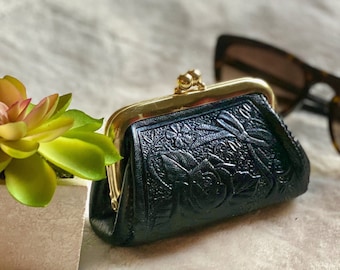 Woman coin purse • Leather change purse • vintage style coin purse • gifts for her