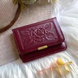 Handmade Rose Embossed Leather Wallet – Minimalist, Vintage Style, Personalized Gift for Her