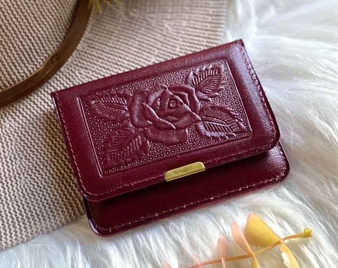 Handmade Rose Embossed Leather Wallet – Minimalist, Vintage Style, Personalized Gift for Her