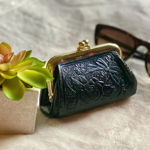 Woman coin purse • Leather change purse • vintage style coin purse • gifts for her