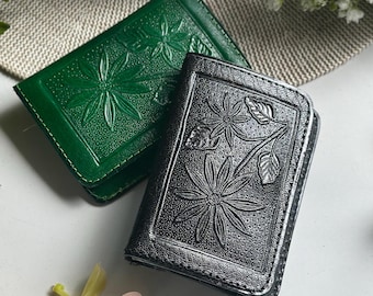 Small Leather Wallet for Women, Green Embossed Floral Wallet, Personalized Minimalist Card Holder, Snap Coin Purse Gift