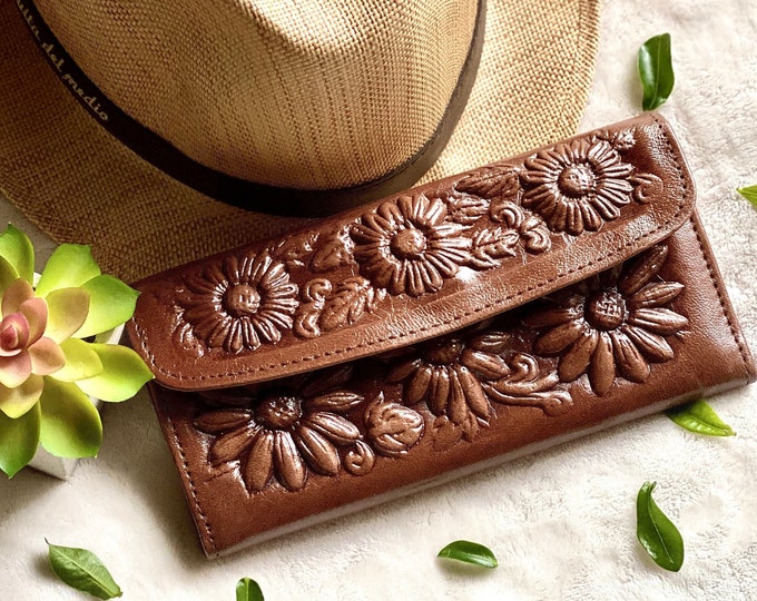 Handmade woman wallets • gift for woman•  woman wallet leather