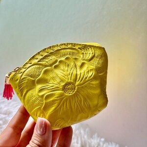 Bolsa pequena de couro • porta-moedas feminina • presentes personalizados para ela • pequena bolsa de cosméticos