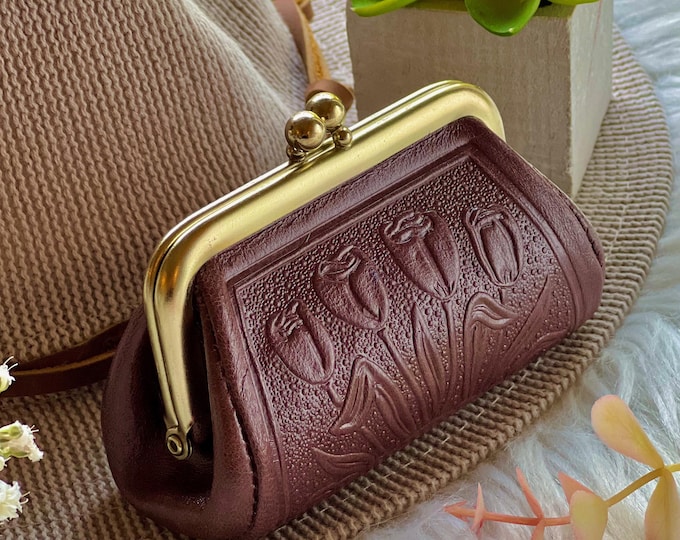 Vintage Style Leather Kiss Lock Coin Purse for Women: Handmade Sustainable Gift