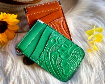 Cute Leather Card Holders: Slim, Custom Wallets for Women, Perfect as Personalized Gifts!