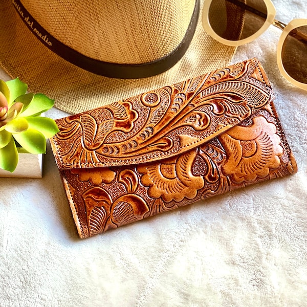 Handmade carved leather woman wallet • woman leather wallet • personalized gifts for her
