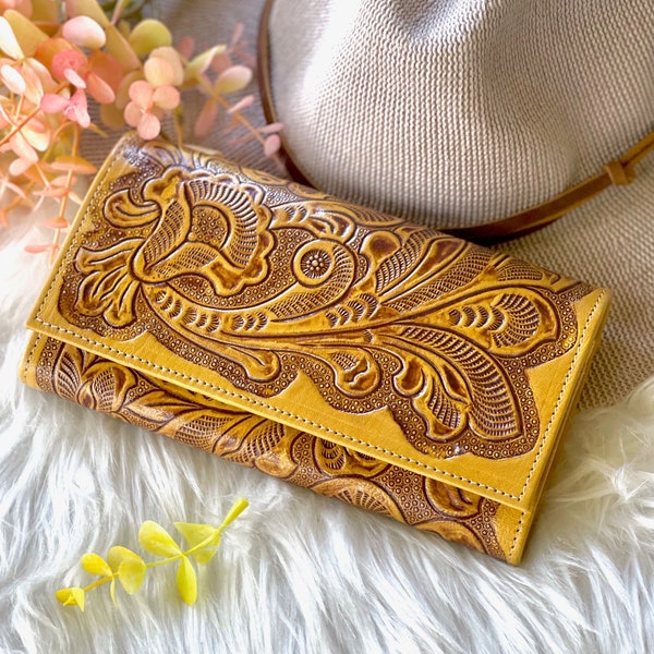 Handmade leather clutches for women • wallets for women • women wallet leather • evening clutch