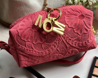 Personalized Leather Makeup Bag for Mom • Custom Mother's Day Gift • Sustainable Makeup Organizer • Small Gift for Her • MOM Zipper Pouch