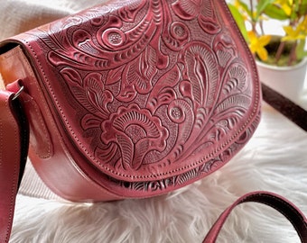 Handcrafted Leather Saddle Crossbody Bag • Genuine Embossed Leather Shoulder Purse • Stylish & Timeless Gift