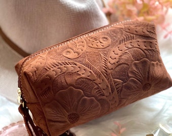 Handmade sustainable tooled leather makeup bag • cosmetic bag • Travel bag • gifts for her