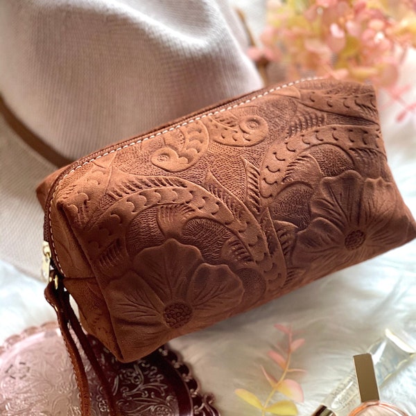 Handmade sustainable tooled leather makeup bag • cosmetic bag • Travel bag • gifts for her