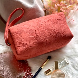 Handcrafted leather bag - Makeup Bag- Cosmetic Bag -Toiletry Bag- gifts for her