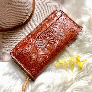 Handmade Leather Wallet with Zipper • women's wallets • accordion wallet • organization wallet • mother's day gift