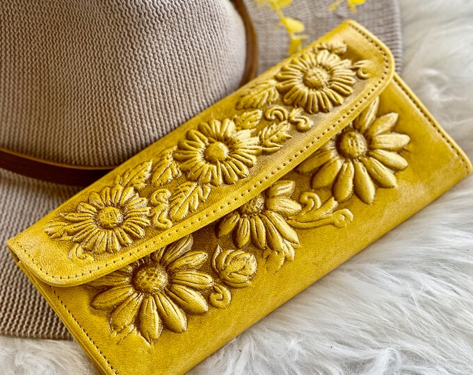 Sunflower Leather Wallet for Women • Personalized Gift for Mom • Handmade Credit Card Wallet • Floral Wallet with Zipper