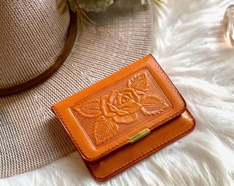 Small Leather Wallet for Women • Minimalist Card Holder • Personalized Gift • Handmade Sustainable Wallet