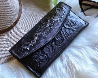 Handcrafted personalized wallets • woman wallet leather • personalized gifts for her • wallets for women