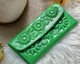Handmade Leather Credit Card Wallet: Personalized Floral Engraved Wallet