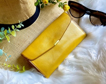 Handmade Leather Wallets for Women: Slim Vintage Style, Personalized Option