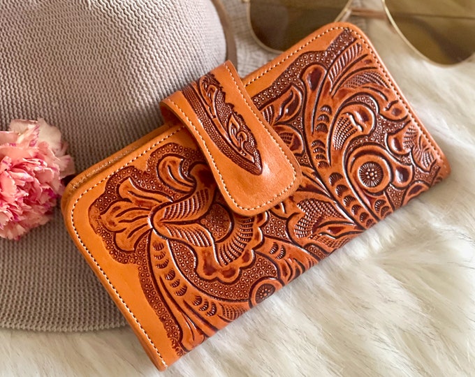 Handmade sustainable authentic leather women wallets • Tooled bohemian wallets • Gifts for her