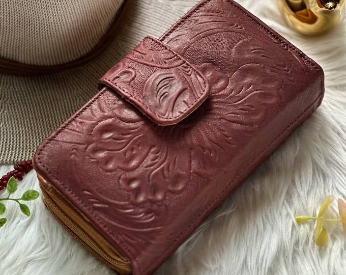 Big leather wallets for women • women's wallets • personalized gifts for her • zipper wallets women's