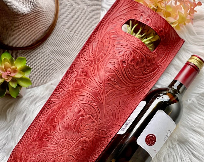 Handmade leather wine bag • wine gifts • leather wine tote • wine purse