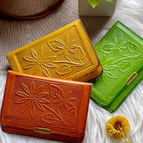 Small minimalist wallet women's • leather wallets for women • personalized gifts for her