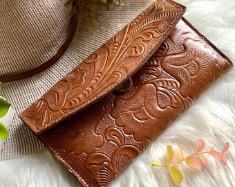 Handcrafted authentic leather wallets for women - leather wallet woman - gift for her - woman wallet - Lilies - floral wallet - woman wallet