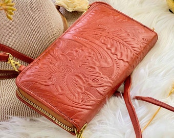 Cute Leather Wristlet Wallet • Crossbody Wallets for Women •  Cellphone Purse • personalized Leather Gifts