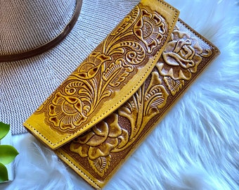 Handmade leather wallet • gifts for her •  Bohemian roses wallet • wallet women leather•  tooled wallet • Western