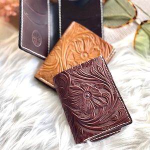 Tarjetero de cuero repujado • Billetera para tarjetas de crédito • Billetera pequeña para mujer • Regalos de cuero para ella
