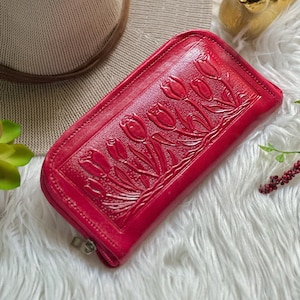 Embossed tulips credit card wallet for women • Personalized wallet •  Custom wallet • Personalized Gift
