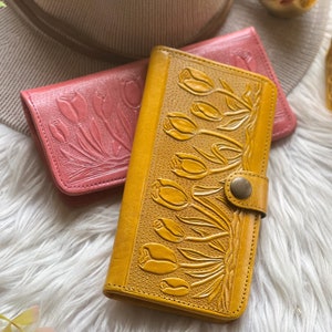 Lindas carteras plegables con tulipanes en relieve para ella • lindas carteras de cuero con flores para mujer • carteras de cuero para mujer • regalos de aniversario de cuero