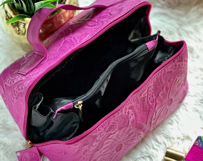 Handcrafted cute leather makeup bag organizer •  Custom Authentic Leather Cosmetic Bag • Personalized Gifts