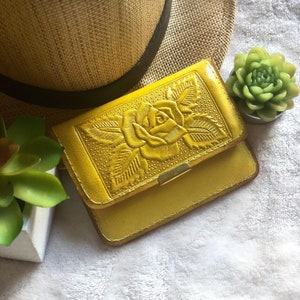 Small leather wallets for women  • Vintage style women's wallets  • Gifts for her