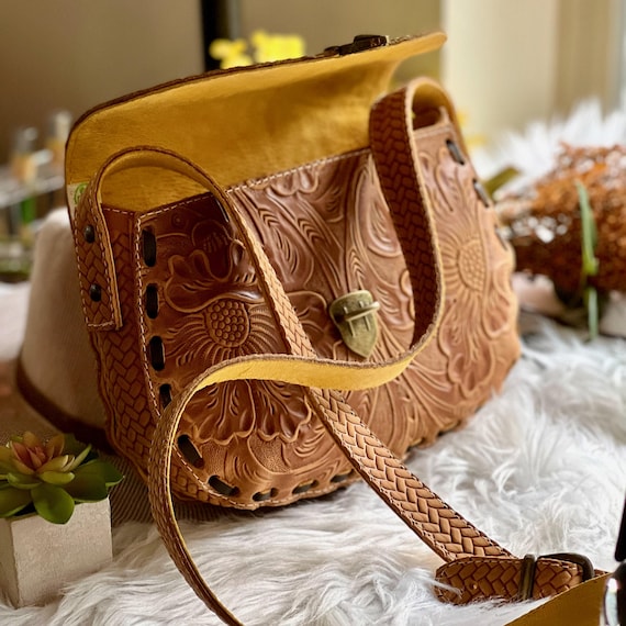 Small Leather Crossbody bag • Handmade leather accessories  • Personalized gift for her