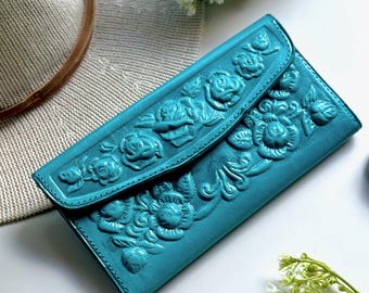 Embossed Rose Leather Wallet: Handmade Vintage Style Floral Clutch