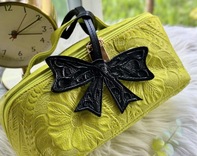 Handmade Leather Luggage Tag • Personalized Travel Tag • Custom Bow-Shaped ID Tag • Unique Gift for Travelers • Engraved Leather Name Tag