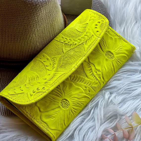 Floral Embossed Leather Wallet for Women, Personalized Boho Wallet, Handmade Slim Leather Wallet