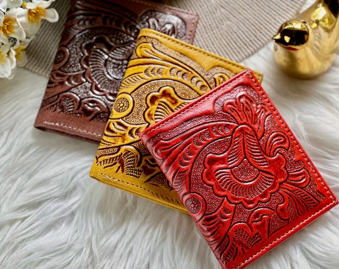 Small Leather Wallet for Women • Handmade Carved Pocket Wallet • Personalized Minimalist Gift