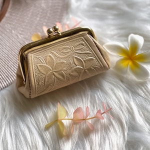 Clasp coin purse	leather change purse	plumeria coin purse	vintage style purse	coin purse clasp	vintage coin purse	leather coin purse	gift for her	coin purse	coin bank	coin pouch	gifts for her	kiss lock