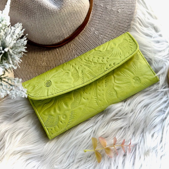 Personalized Leather Wallet for Women: Hibiscus Embossed Slim Card Holder