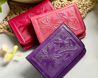 Handmade Leather Wallet: Cottagecore Daisies, Personalized Minimalist Design