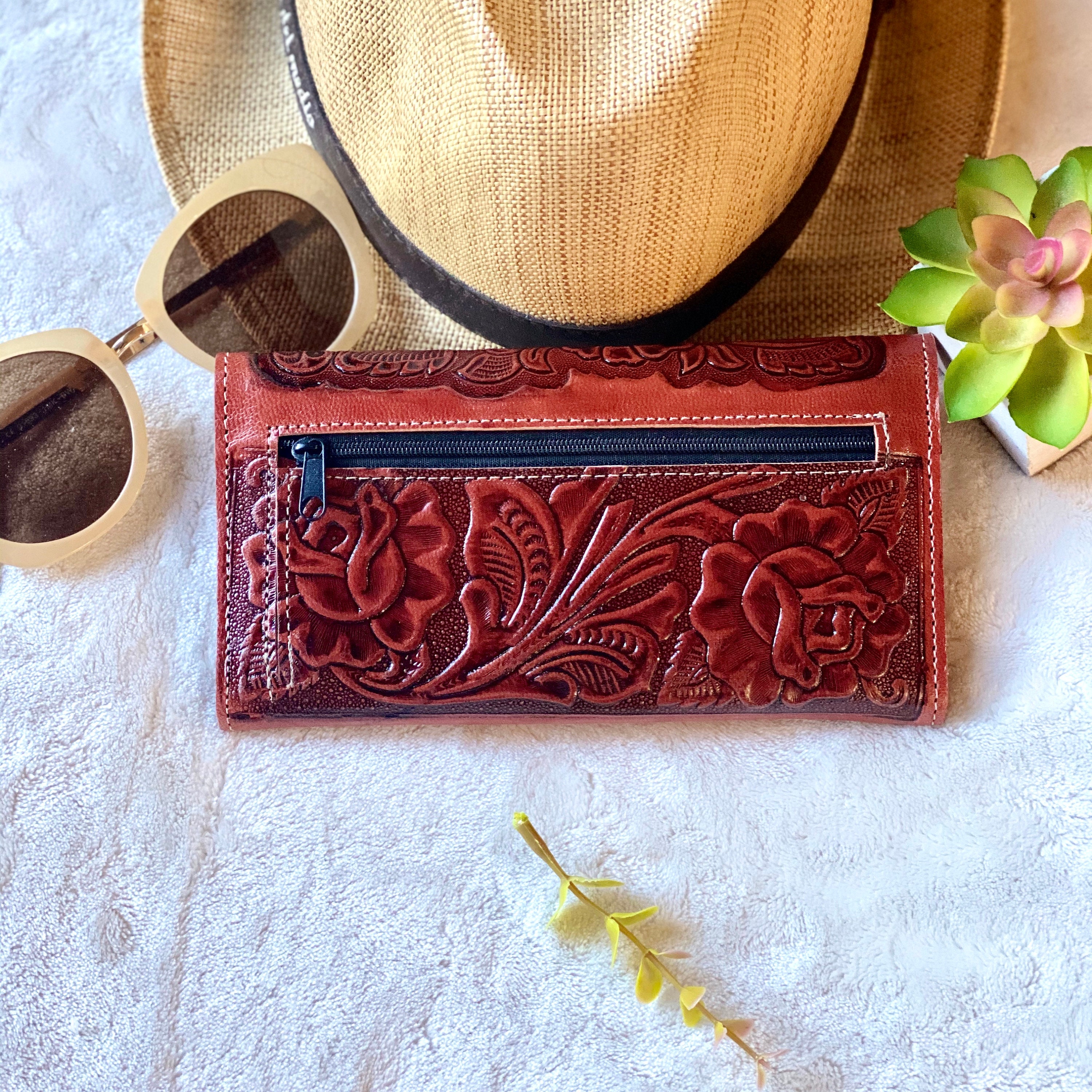 Handmade tooled woman wallet leather Carved roses wallet credit