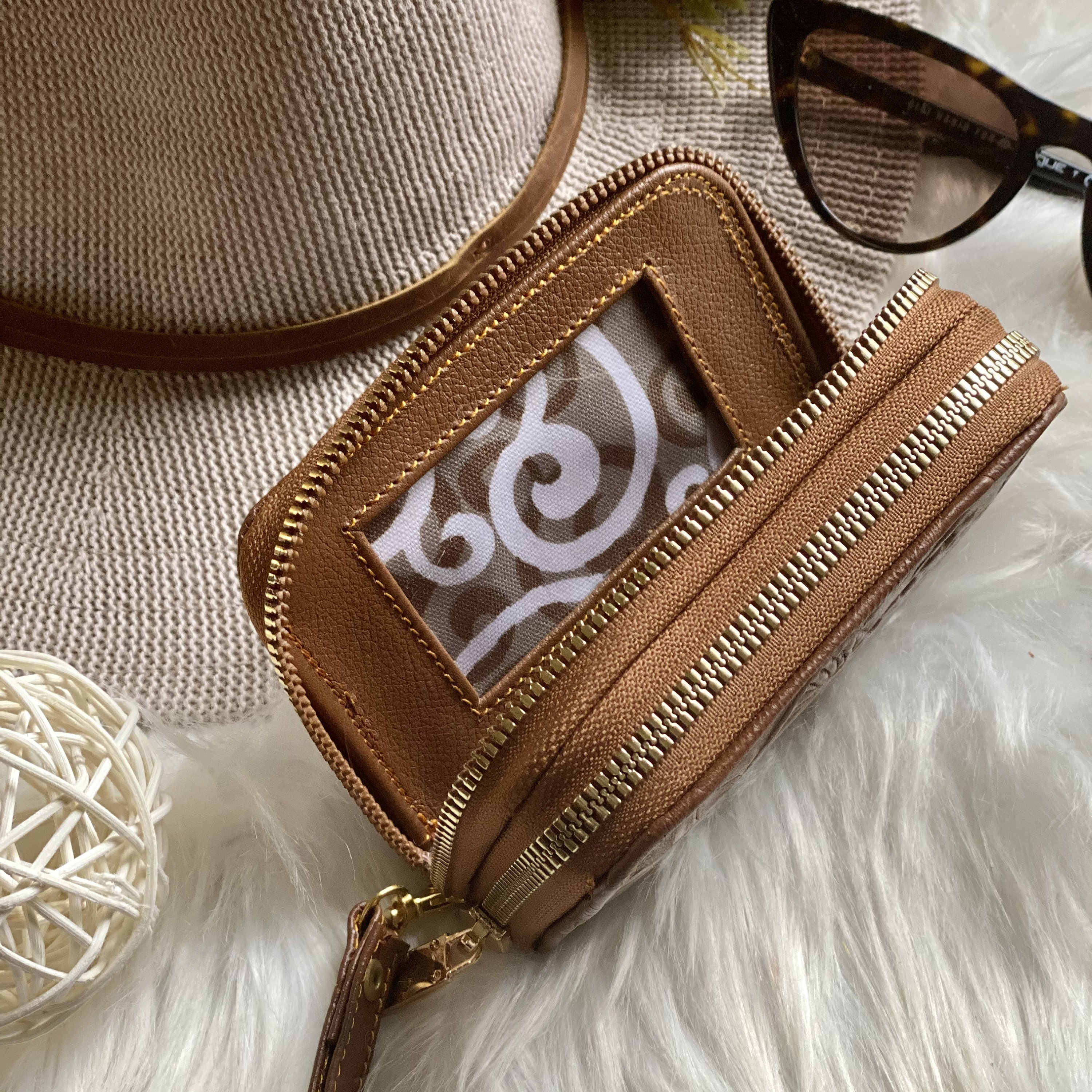 Handmade small wristlet wallet with zipper • women's wristlets wallets