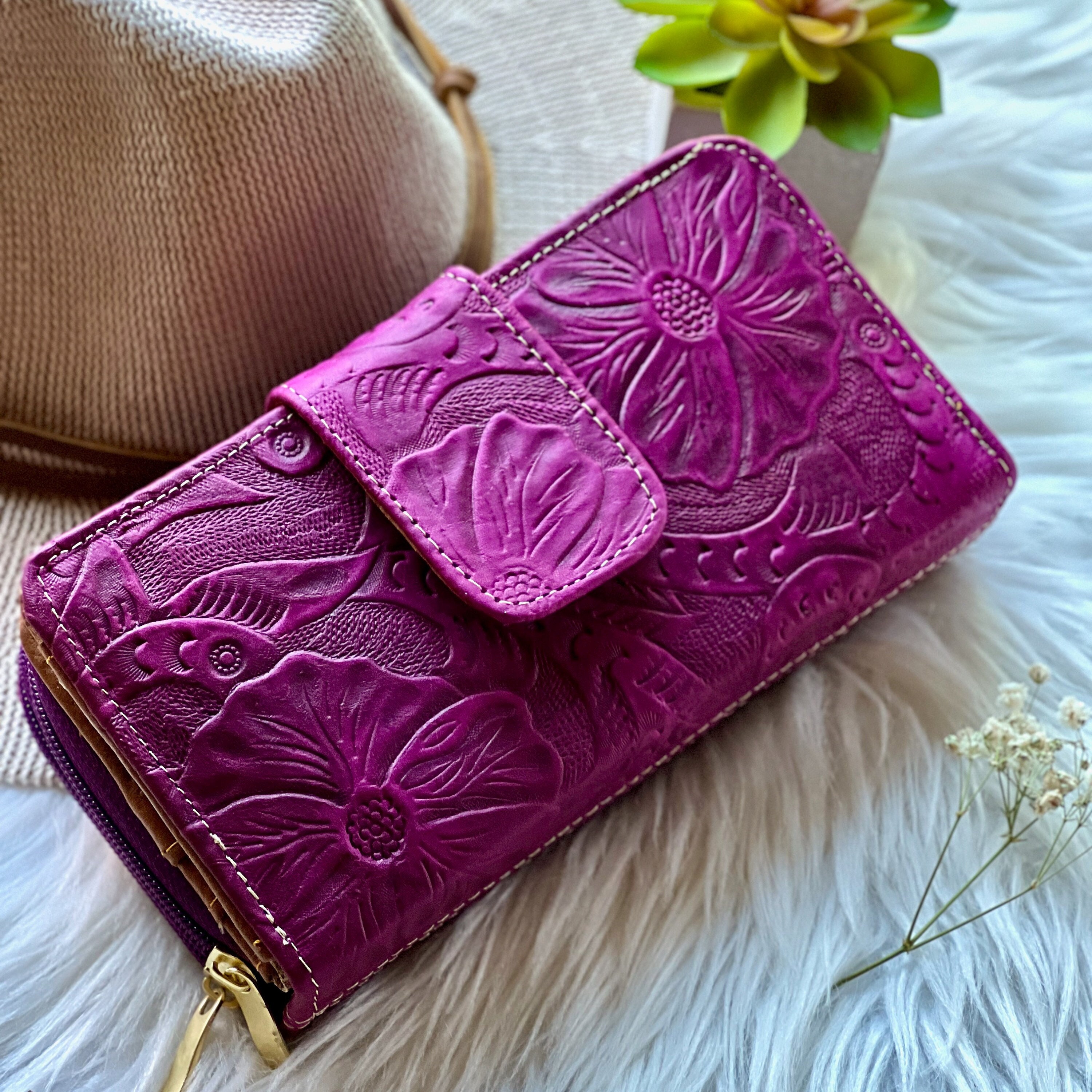 Big leather wallets for women • women's wallets • personalized gifts