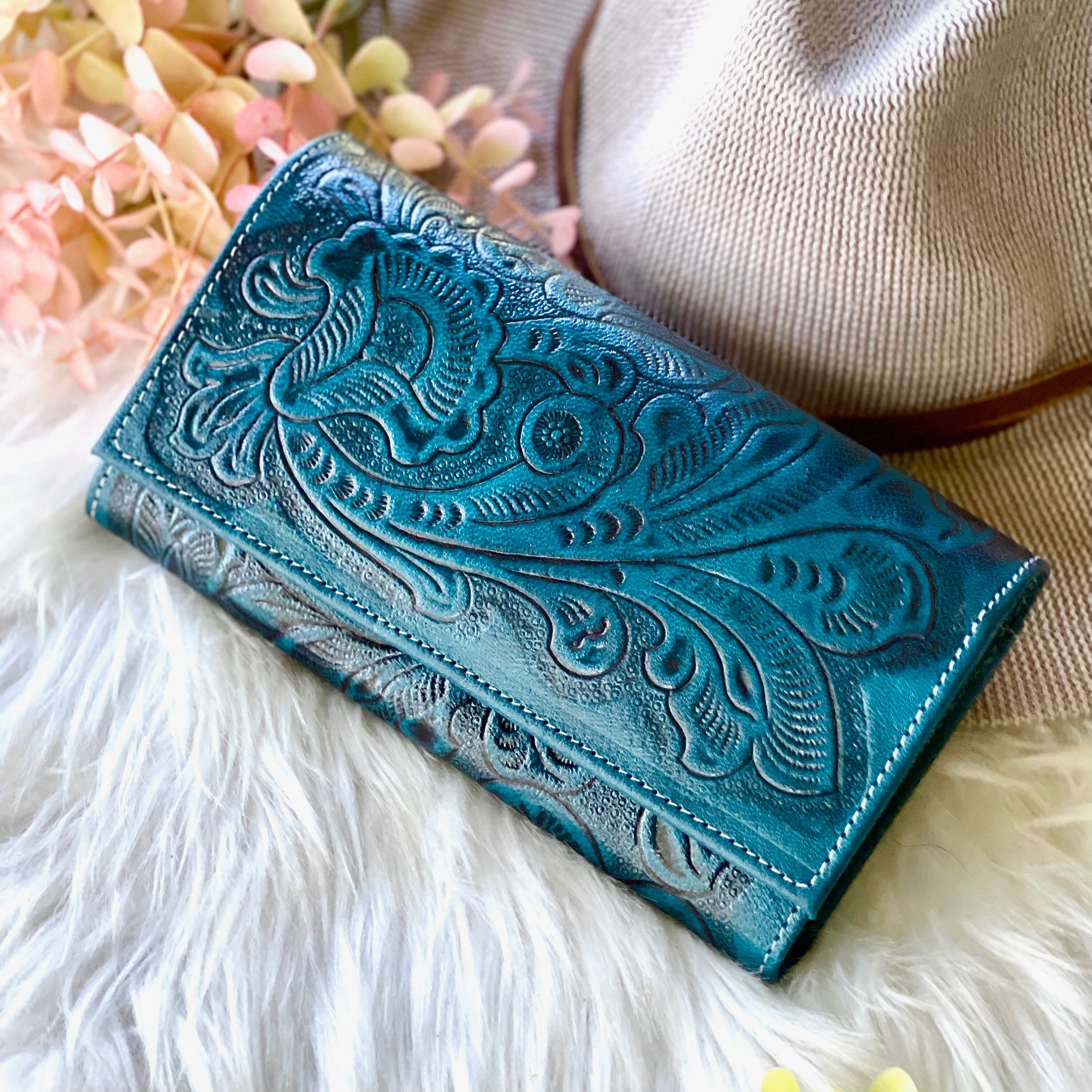 Handmade leather clutches for women • wallets for women • women wallet