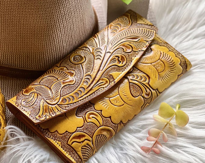 Personalized Leather Wallet for Women • Handmade Zipper Wallet • Gift for Mom or Wife • Embossed Carved Design • Large Ladies Wallet