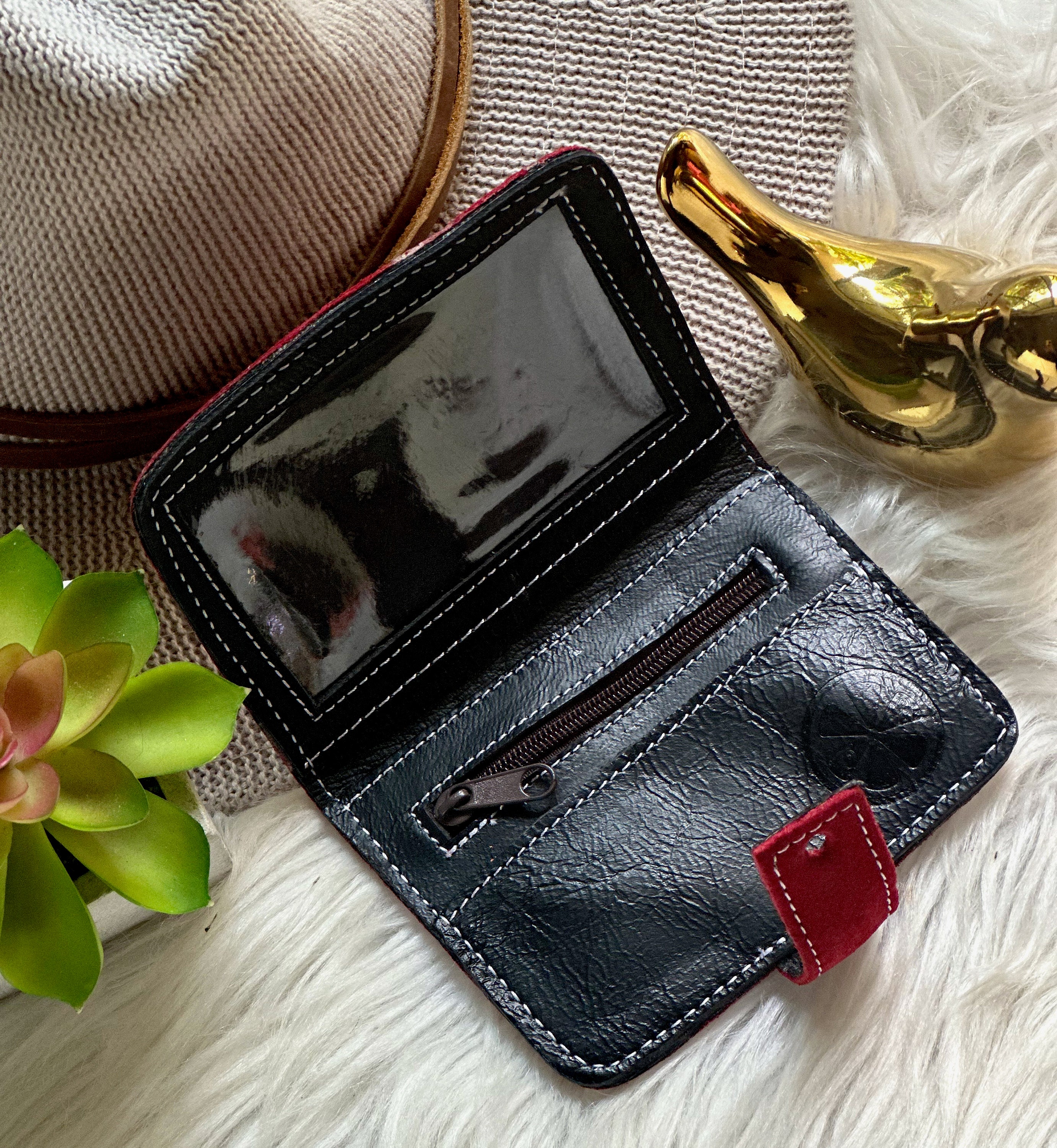 Cute floral embossed leather women's wallets • Minimalist wallets for