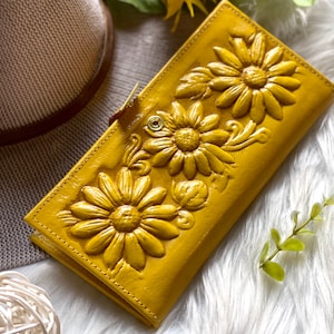 Handmade Sunflowers bifold wallet • Womens wallet • Sunflower gifts